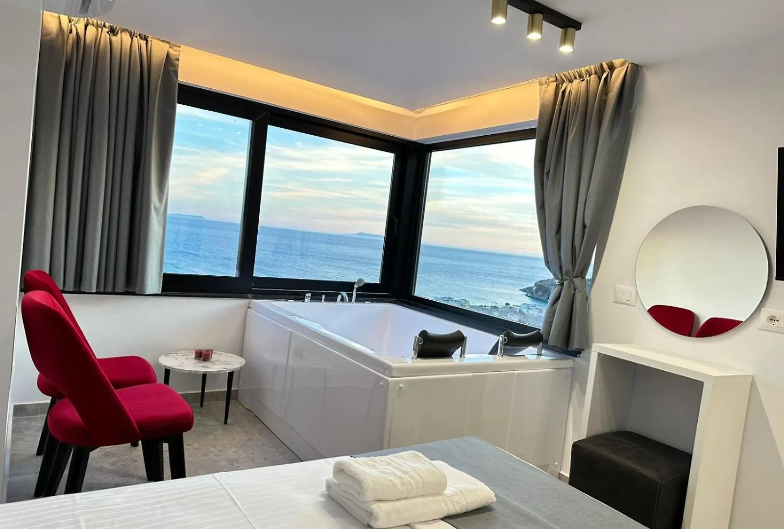 Hotel Wait 'N Sea Himarë
