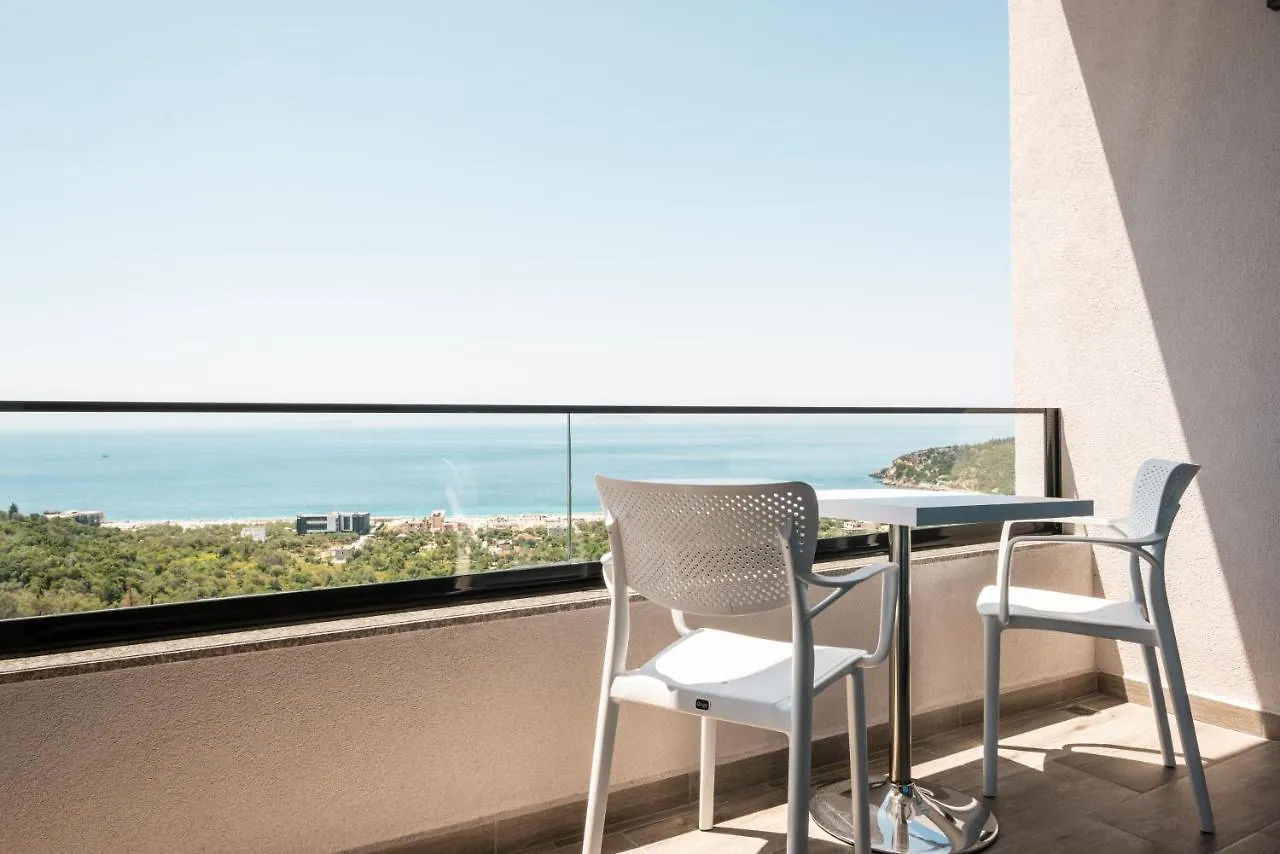 Wait 'N Sea Hotel Himare 4*,