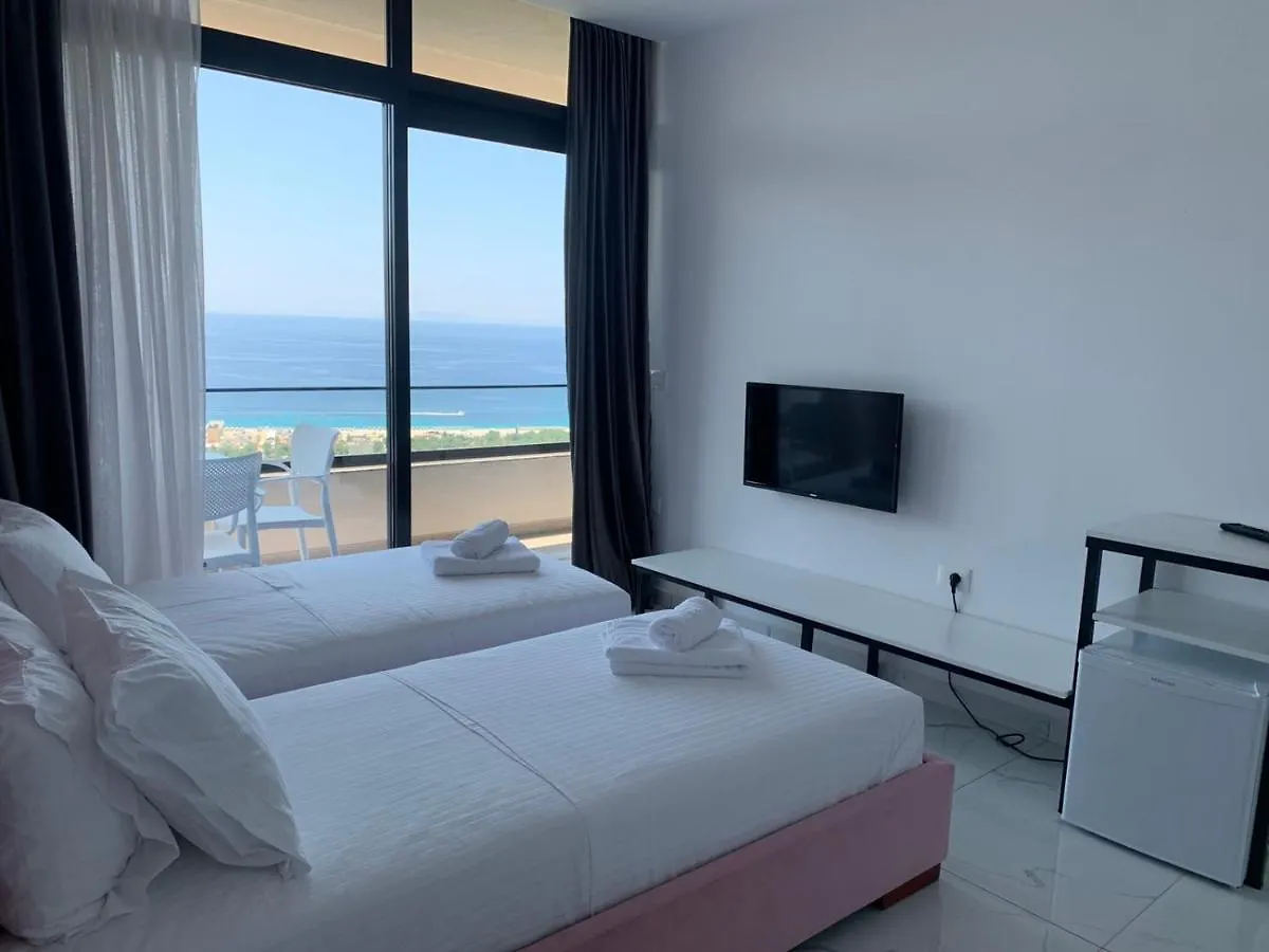 Wait 'N Sea Hotel Himare 4*,