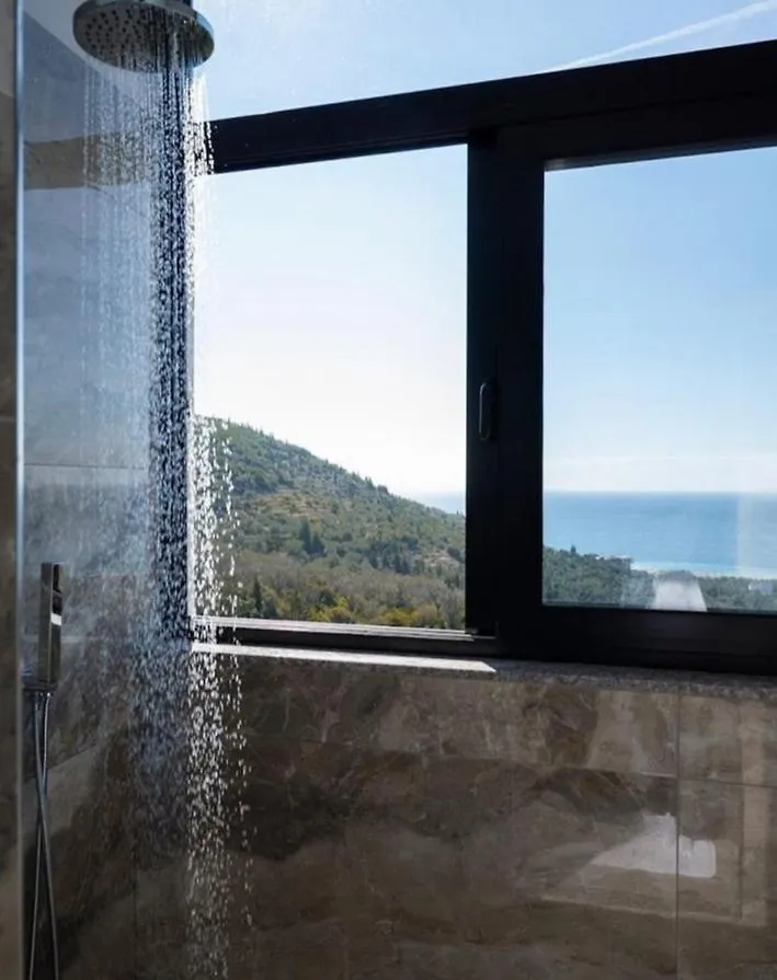 Wait 'N Sea Hotel Himare 4*,  Albania