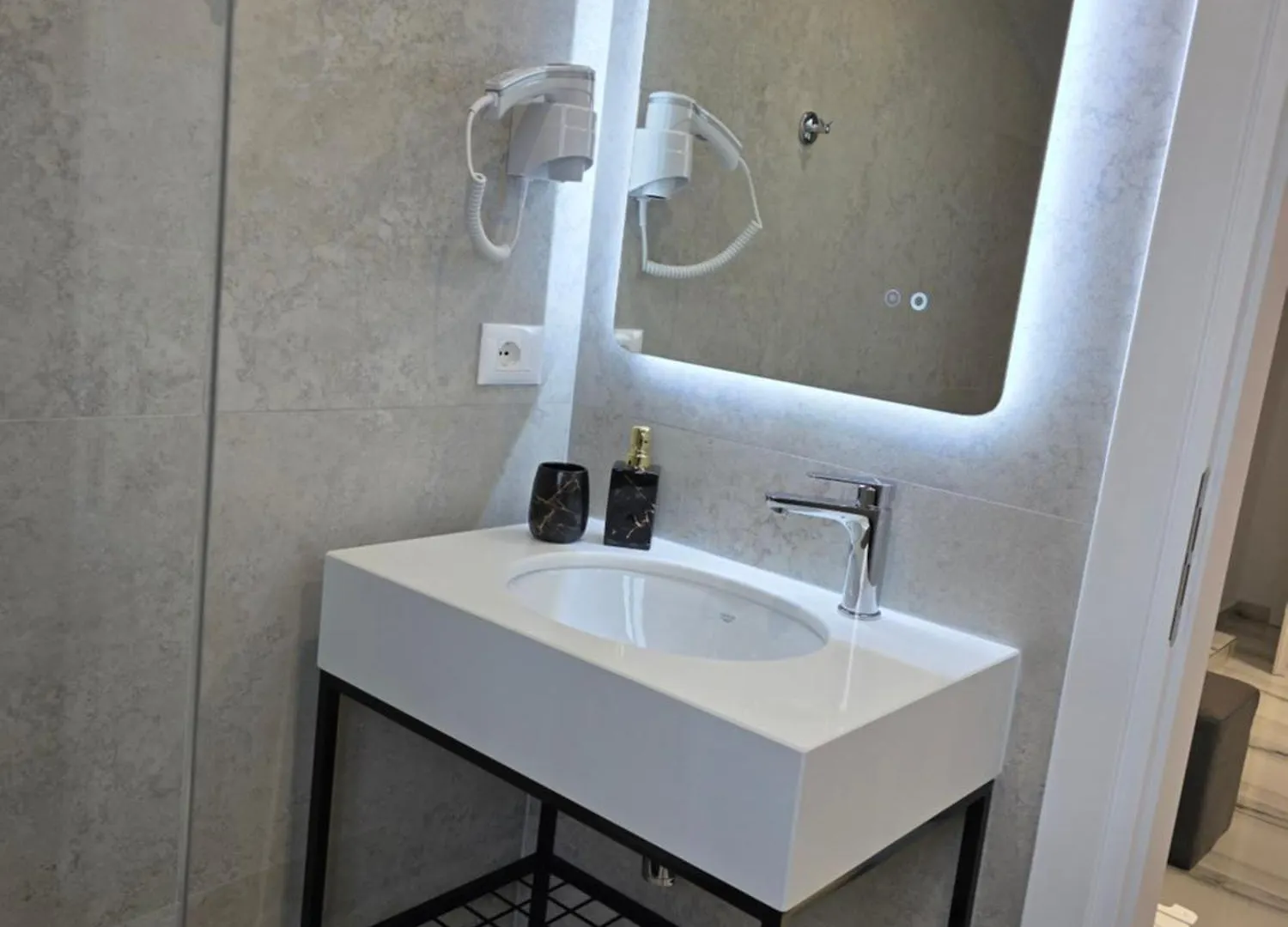 Wait 'N Sea Hotel Himare