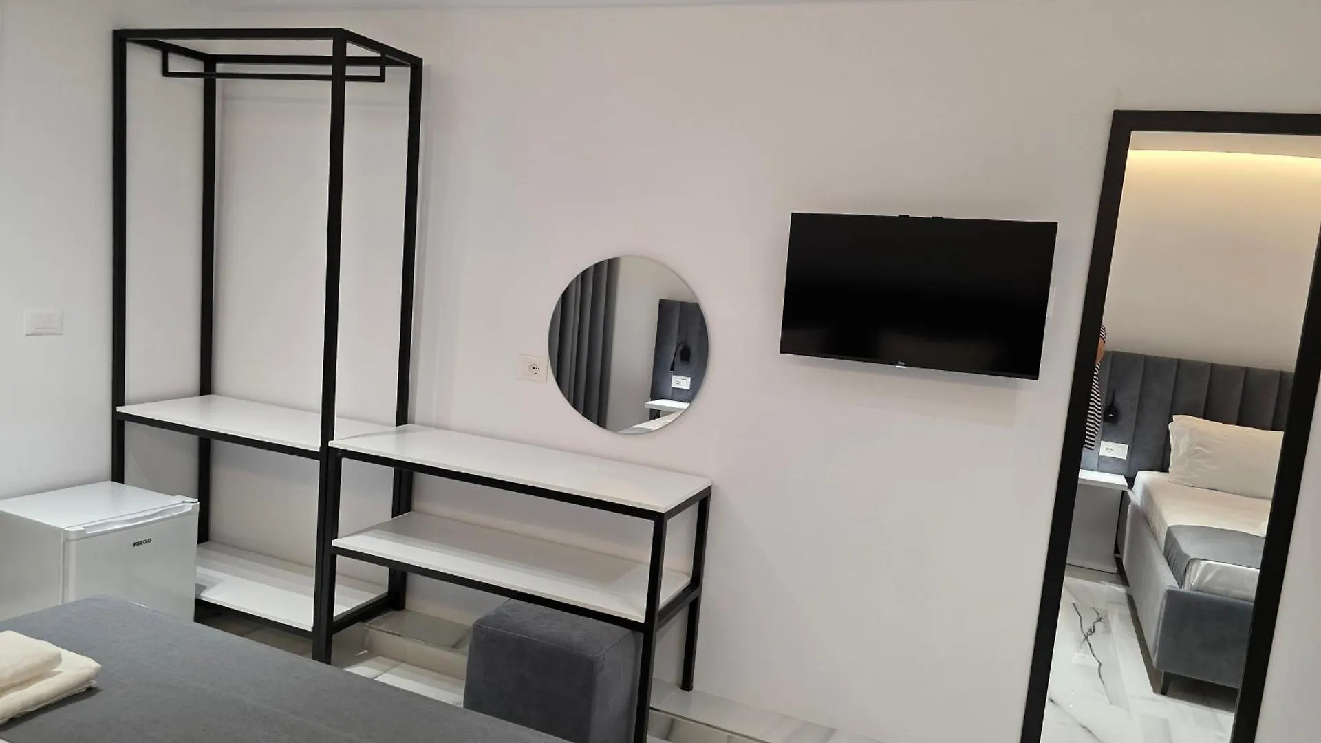 Hotel Wait 'N Sea Himara 4*,  Albania