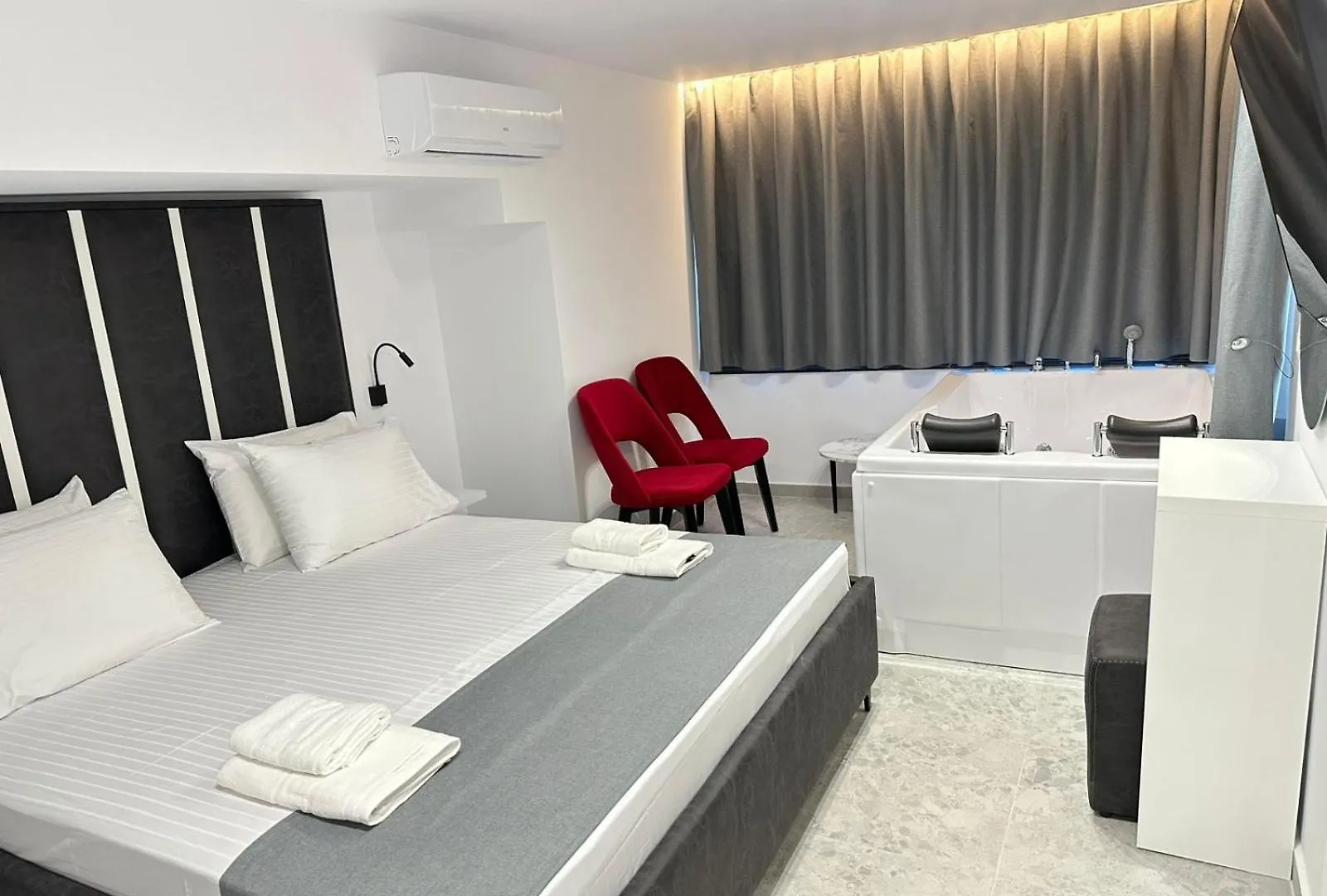 Wait 'N Sea Hotel Himare